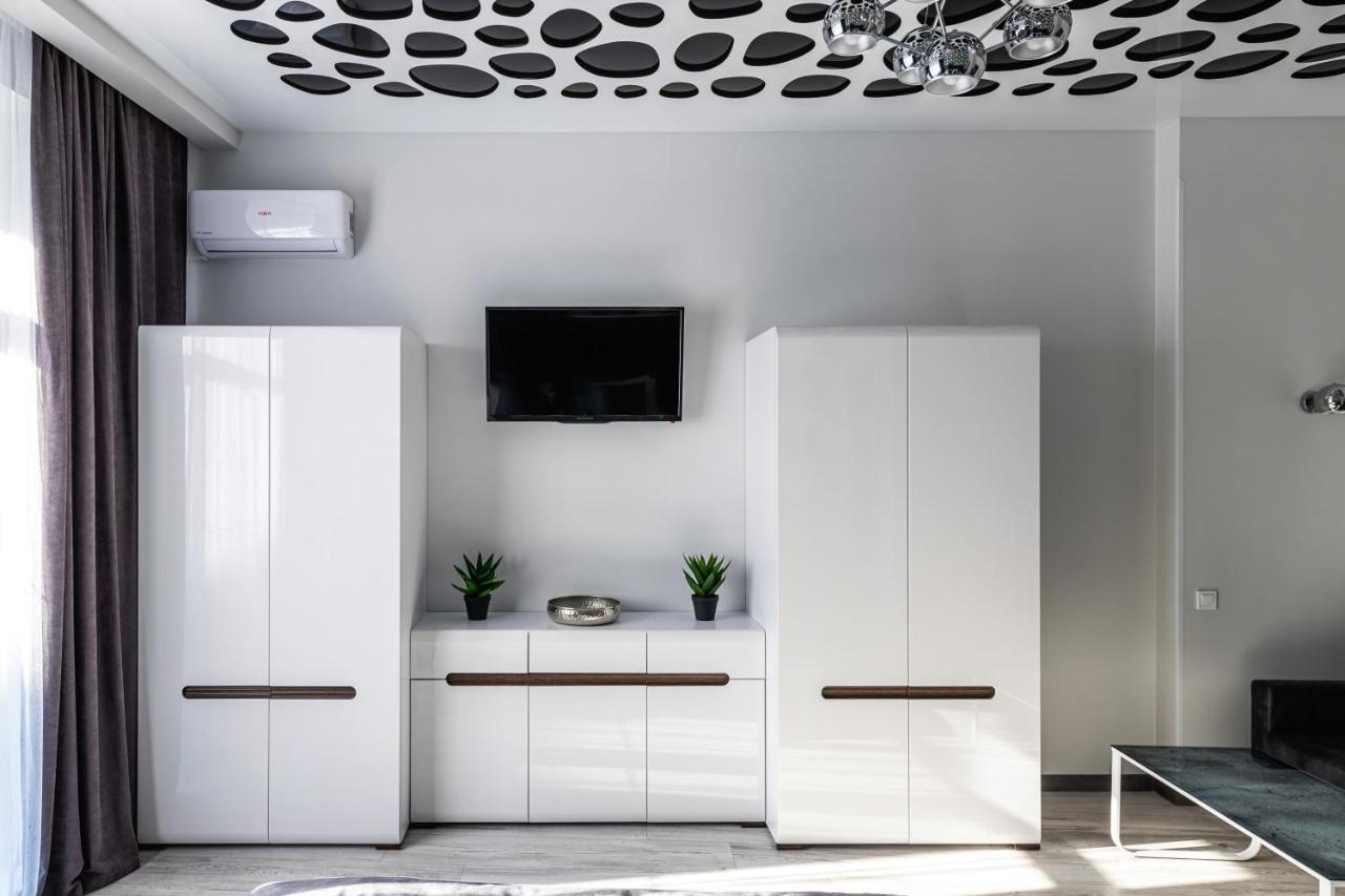 Levia Apartment-With 2 Bedrooms In The Old Town Lviv Exterior photo